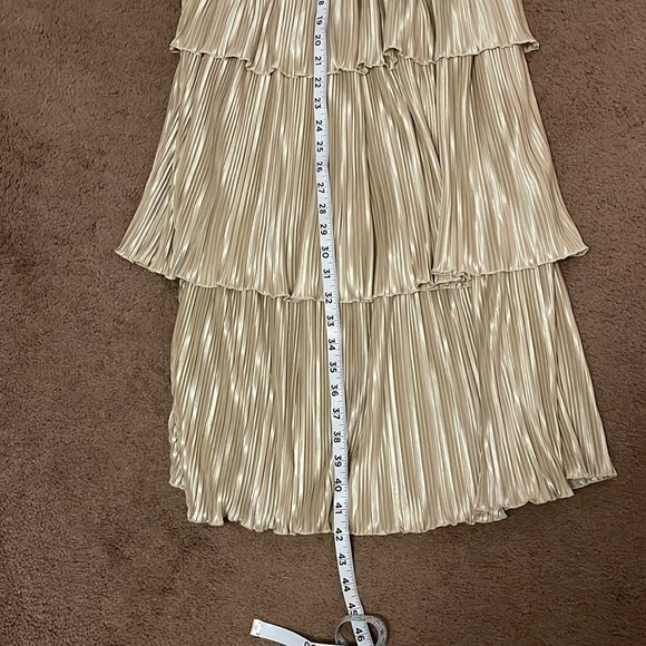 Champagne Pleated layered off the shoulder‎ Dress women’s sz S midi length NWOT - Picture 11 of 17